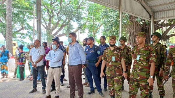 মসিক কর্তৃক পার্কের অবৈধ স্থাপনায় উচ্ছেদ অভিযান পরিচালিত