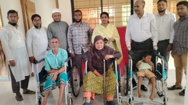 পাঁচবিবিতে ১৭ জন প্রতিবন্ধীর মাঝে হুইলচেয়ার বিতরন~