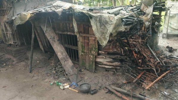 কালিগঞ্জে জবর দখল ঠেকাতে সুনীল মন্ডল নিজের বাড়িতে আগুন নাটক?