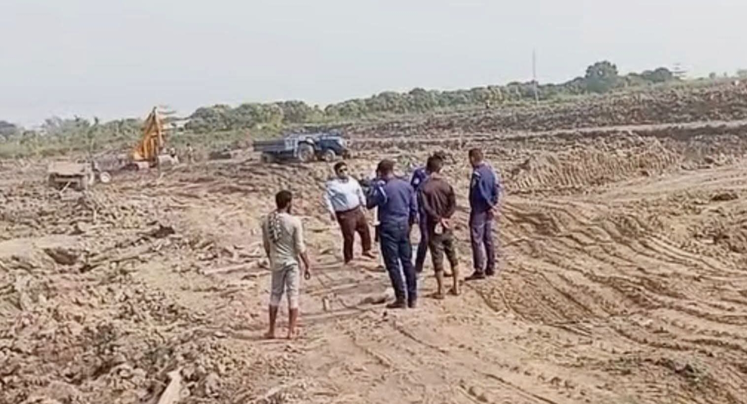 রাজৈর-এর সেনখালিতে অবৈধ মাটি কাটায় অভিযান, দুইজনের কারাদণ্ড