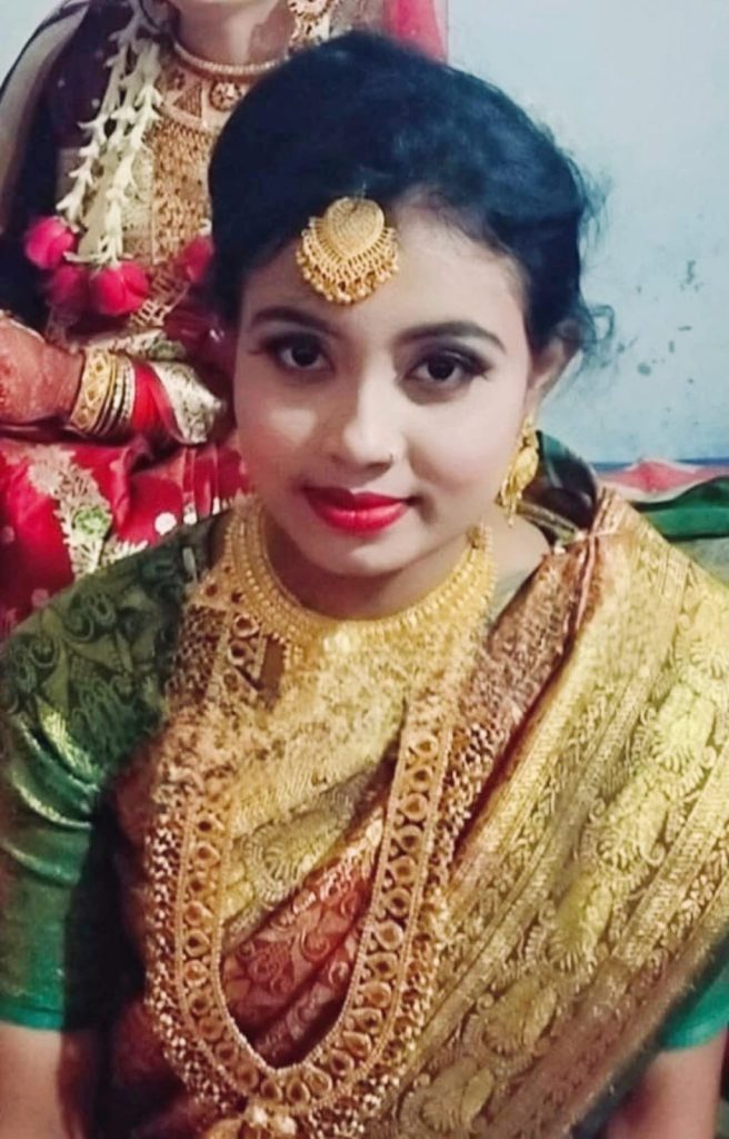 <span>1 / </span>মাদারীপুরে বিসিক এলাকায় গৃহবধূর রহস্যজনক মৃত্যু; স্বামী আটক