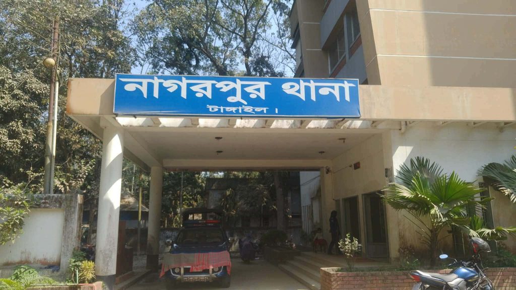 <span>1 / </span>নাগরপুরে গভীর রাতে পুলিশের অভিযান, গ্রেফতার দুই মাদক ব্যবসায়ী