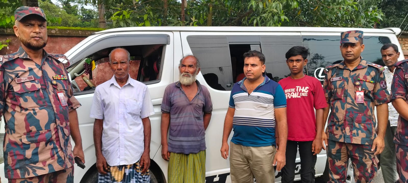 বকশীগঞ্জের সীমান্তের শূন্যরেখা থেকে উদ্ধার, পরিবারের কাছে হস্তান্তর।