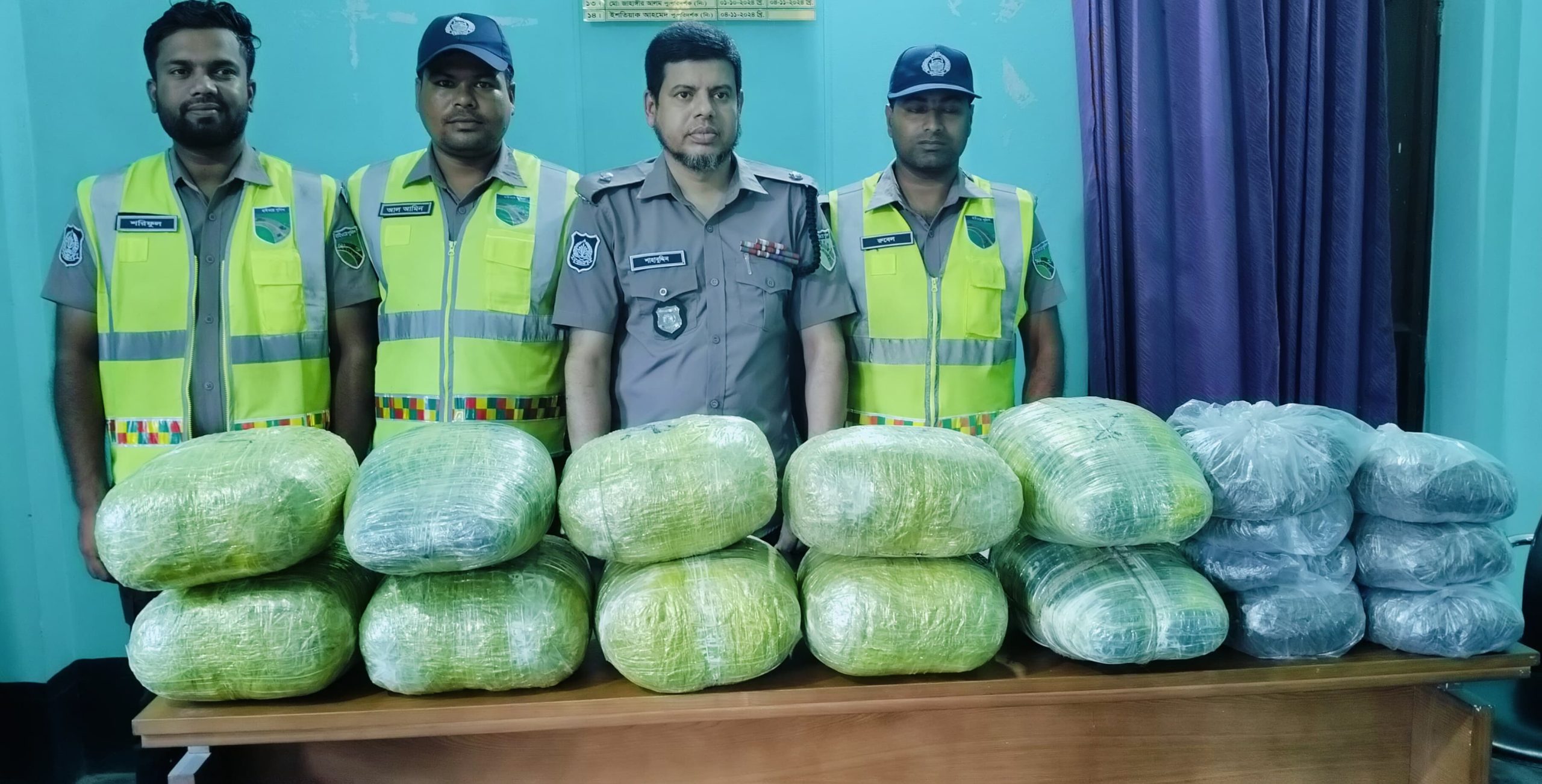বকশীগঞ্জে তল্লাশিত চালিয়ে ৪৫-কেজি গাঁজা  উদ্ধার